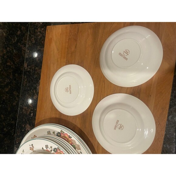 VINTAGE WEDGWOOD ENGLISH CHINA DINNERWARE - Picture 9 of 9